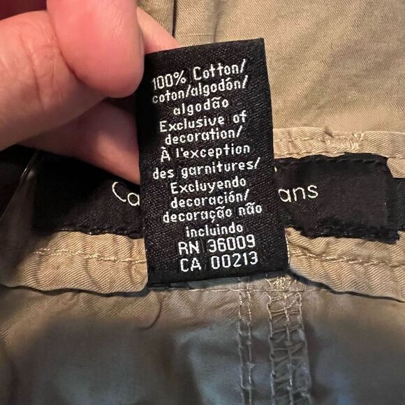 NWT! Calvin Klein jeans biege cargo shorts - Picture 9 of 11